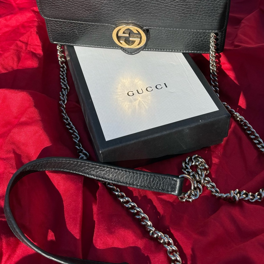 Gucci Black Leather Bag with Chain Strap